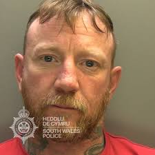 This is Carl Lintern. He groomed children while he was working at Barry  Island Pleasure Park. Full story:  https://www.walesonline.co.uk/news/wales-news/paedophile-fairground-worker-groomed-children-31167097