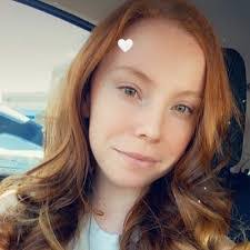 Heather Moeller's Instagram, Twitter & Facebook