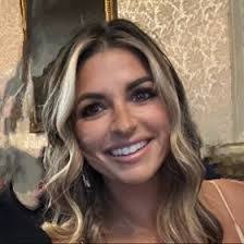 Jennifer Sala's Instagram, Twitter & Facebook