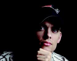 Entrevista a Erik Vega, autor del libro Cómo y por qué el mundo te engaña