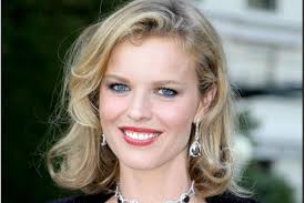 Eva Herzigova, la 50 de ani. Destinul uneia dintre cele mai cunoscute  supermodele ale anilor '90