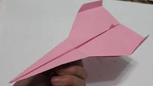 Las manualidades con papel aunque sean fáciles, siempren requieren algo de técnica y esto es precisamente lo que es requerido. Como Hacer Un Avion De Papel Que Vuela Mucho Facil Youtube