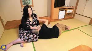 besar jepang dewasa ibu toket besar botak beruntung boy