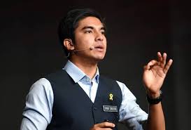 Kerajaan tidak berhasrat untuk melanjutkan had umur persaraan penjawat awam daripada usia 60 tahun ketika ini kepada 65 tahun, kata ketua setiausaha negara, datuk seri dr ismail bakar. 60 Atau 65 Tahun Perlu Bersara Di Malaysia Sarawakvoice Com