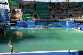 Diving pools must also be at least 78.8°f (26°c), and if they're outdoors, springboards and platforms are recommended to face north in. Rio Organizers Explain Why The Olympic Diving Pool Turned Green And It Makes Them Sound Pretty Dumb Sbnation Com