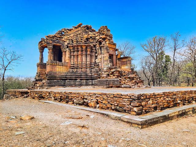 Ajaigarh: The Fort & Its Chandela Heritage | Puratattva