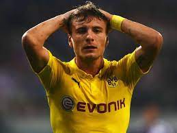 Posso accettare le critiche al calciatore, non gravi. Ciro Immobile Bei Dortmund Ein Torjager Im Abseits Goal Com