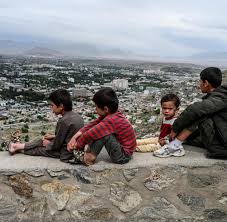 Afghans chant 'allahu akbar' in defiant protests against taliban. Afghanistan Die Grosse Angst Vor Den Taliban Welt
