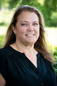 Leslie Mangus's Instagram, Twitter & Facebook