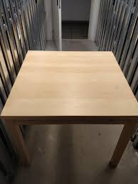 An den kanten und an einer ecke (gemäss bildern) ist die abnutzung sichtbar.aufgrund der beiden ausziehplatten lässt sich der tisch prima an. Ikea Tisch Bjursta Weiss 90x90