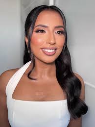 So 2025 is the year of bridal half up half downs huh? Finally!