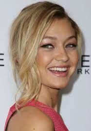 Gigi hadid attends the diesel black gold show on tuesday.startraks photo. Celebrity Makeup Idea Gigi Hadid S Pink Eyeshadow At The Daily Front Row Awards Glamour