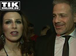 Krass billig: Micaela Schäfer im Müllbeutel!