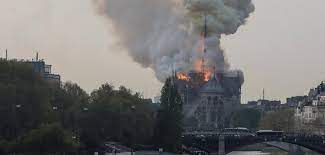 Check spelling or type a new query. Kathedrale Notre Dame In Paris In Flammen Dachstuhl Und Spitzturm Eingesturzt Welt