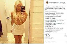 A raíz de esto, otro rostro conocido tomó su lugar. El Impactante Look De Daniella Chavez Para Ser Vocal De Mesa Video El Amaule Noticias De Curico Y Talca