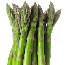 Esistono tuttavia numerose altre varietà, come quella bianca, che viene coltivata in assenza di luce, e quella dei pregiati asparagi violetti, tipici della zona di albenga. Come Pulire Gli Asparagi Chez Dan Simo