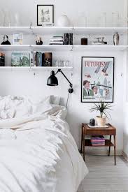 32 Comfy Small And Simple Hipster Bedroom Decorating Ideas Bedroom Bedroomdecor Bedroomdesign Shelves In Bedroom Home Bedroom Home Decor Bedroom