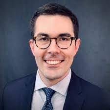 Sarah Commander's Instagram, Twitter & Facebook