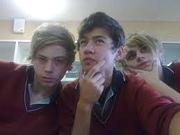 Fake Texts En Espanol 5sos En 2020 Fotos De One Direction Famosos 5sos