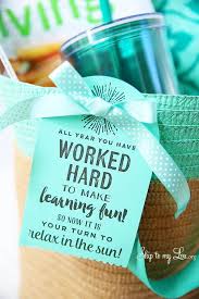 I would want something pretty for them, something they 4 years ago. Diy Crafts Ideas Summer Beach Tote Full Of Beach Must Haves For An End Of The Year Teacher Gift Diypick Com Your Daily Source Of Diy Ideas Craft Projects