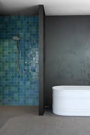 Inspiration, conseil, solution grâce à nos 7 styles de salles de bain, inspirés de tendances déco du moment, et nos 11 solutions d'aménagement, faites rimer esthétique et. 51 Idees De Zellige Salle De Bain Idee Salle De Bain Deco Salle De Bain Salle De Bain