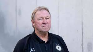 Horst hrubesch was born on april 17, 1951 in hamm, germany. Hamburger Sv Holt Kopfballungeheuer Horst Hrubesch Aus Dem Ruhestand Zuruck Er Soll Den Hsv Retten