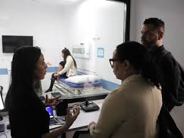 🌍💡 Encuentro de Impacto Internacional en la Facultad de Medicina La  Facultad de Medicina recibió con entusiasmo a Peter Raucci y Aaliyah  Nadirah Madyun, líderes del Centro Global SNF para la Salud