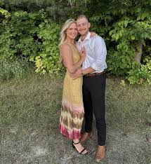 Celebrating the Whitmore's 🫶🏻🍾! And just like that two more  Hovey-Street-Ho*s are married!! Can you believe all 6 of us & 3 dogs lived  in a house?? Some of the best times.