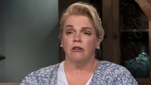 Sister Wives' Janelle Brown Wins Points On Leon Brown