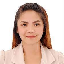 Karen Deloria's Instagram, Twitter & Facebook