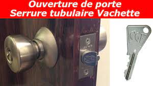 La poignée que l'on appelle décorative qui est composée de plaques que vous devrez fixer sur votre porte à l'aide de vis. Comment Ouvrir Une Serrure Tubulaire Vachette Youtube