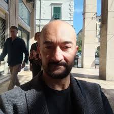 Andrea Agnelli, svincolato dal gruppo Exor, starebbbe pensando di  ricomprare la Juventus. Inoltre si parla anche di un possibile appoggio del  gruppo Red Bull, con l'indiscrezione di Jurgen Klopp come prossimo  allenatore