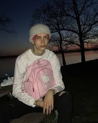 If it's chilly out, let prettyboy keep you warm and cozy. Pin On Boysuu