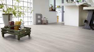 Our flooring products are specified to meet any technical requirements while creating a happier, healthier, and more productive environment. Tarkett Vinylboden Starfloor Click 30 White Scandinave Wood Planke M4v