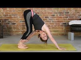 Twist Energize Yoga Detox Flow 30 Min Yoga With Kassandra Yoga Detox Vinyasa Flow Yoga For Golfers
