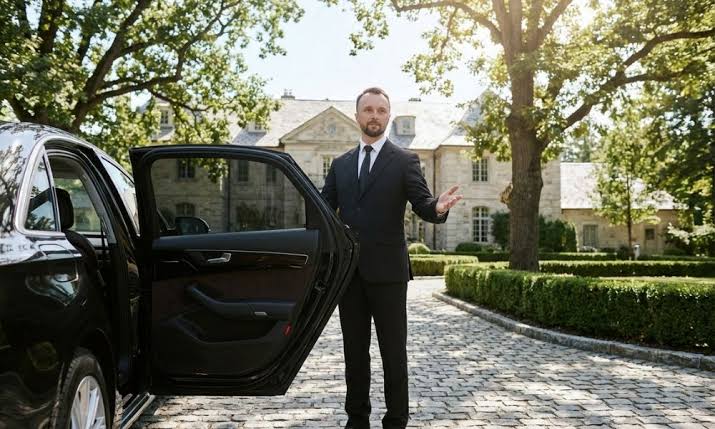 What Defines Executive Chauffeur Service in Sacramento?