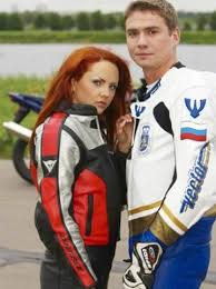 В марте 2006 года биография певицы максим круто изменилась. Pevica Maksim Marina Abrosimova Biografiya Skolko Let Rost Ves Zdorove Muzh Aleksej Lugovcev Biznesmen Anton Petrov