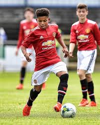 Read about shola shoretire, manchester united's young forward. 433 On Twitter What Were You Doing At 1 4 Shola Shoretire Has Become The Youngest Player In Uefa Youth Cup History After His Debut For Manutd At The Age Of 14 And