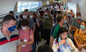 Cazare otopeni la hotel langa aeroport otopeni henri coanda. Foto Cum AratÄƒ DistanÈ›area FizicÄƒ Pe Aeroportul Otopeni Sute De Oameni InghesuiÈ›i Din Cauza Controalelor Anti Covid Hotnews Mobile