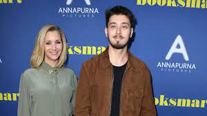 Downey jr., jake gyllenhaal, oprah, and unfortunately matt damon. Lisa Kudrow S Son Julian Stern Mistook Her Friends Co Star For Her Woman Home