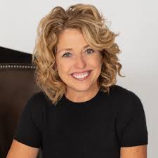 Dede Dunn's Instagram, Twitter & Facebook