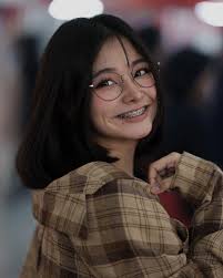 Jillian Santos's Instagram, Twitter & Facebook