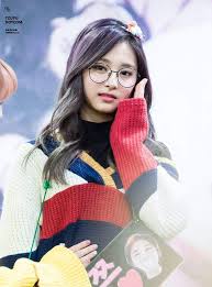 Check out amazing tzuyu artwork on deviantart. Ù…Ù† Ù‡ÙŠ Ø§Ù„Ø£Ø¬Ù…Ù„ ÙÙŠ Ø§Ù„Ù†Ø¶Ø§Ø±Ø§Øª Ù…Ù† Ø¹Ø¶ÙˆØ§Øª ØªÙˆØ§ÙŠØ³ K Pop ÙƒÙŠØ¨ÙˆØ¨ Amino