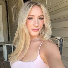 A mom and baby otter to brighten your day 🤍🦦 alideecollection.com