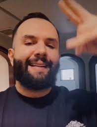 Muchas Felicidades Carin Leon! 🏆 Su disco "Boca Chueca Vol. 1" se llevó el  premio en los #Grammys2025, destacando entre lo mejor de la música a nivel  mundial. 🎤