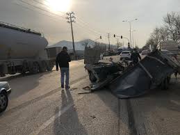 Batçıkta yan yatan araçta can pazarı. Rgz32o9hsz2odm