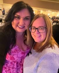 Shelley Lund's Instagram, Twitter & Facebook