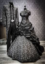 Wer ein korsett kaufen möchte, findet bei uns eine große auswahl an vollbrustkorsetts, unterbrustkorsetts, barock steampunk korsagen, taillengürtel und vieles mehr. Schwarzes Brautkleid Lucardis Feist Extravagante Brautmode Hochzeitsanzuge Und Ausgefallene Gehroc Brautmode Schwarzes Brautkleid Steampunk Hochzeitskleid