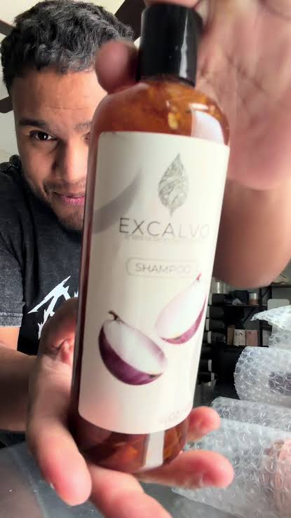 Cabello con apariencia más fuerte VELORA