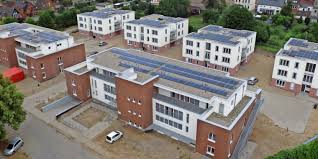 Viel platz für die ganze familie, mögliche einliegerwohnung im erdgeschoss, zentrumsnahe lage, zwei modernisierte badezimmer, nebengebäude und keller für abstellmöglichkeiten, und und un seit letzter woche. So Leben Die Bewohner Im Diamant Wohnpark Grevesmuhlen